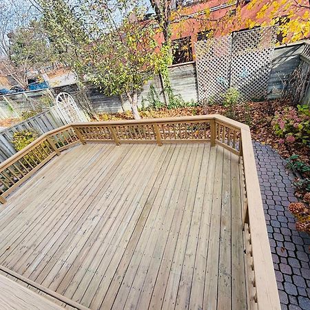Room With Private Patio Next To Toronto Airport 미시소거 외부 사진