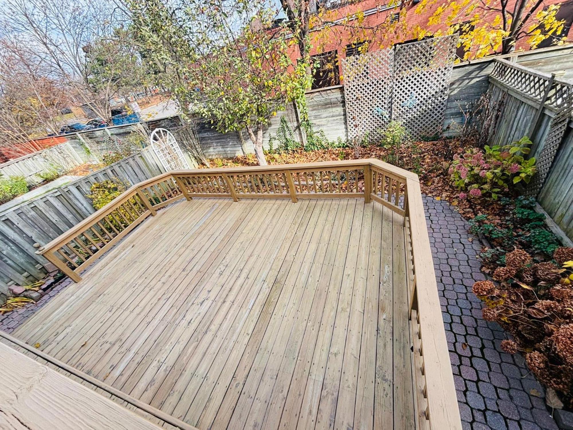 Room With Private Patio Next To Toronto Airport 미시소거 외부 사진